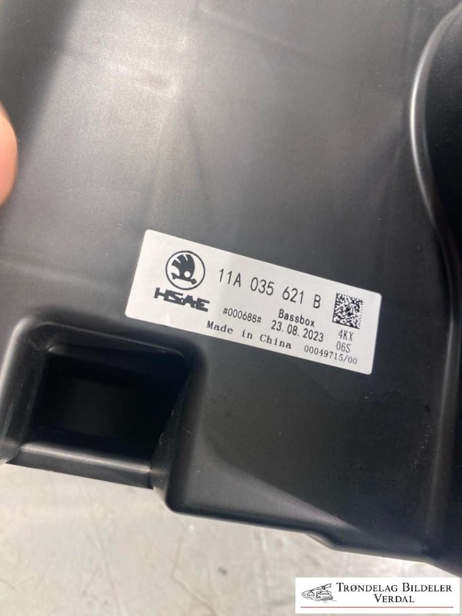 Bilstereo sub-woofer til Škoda Enyaq 2021-->>  (11A035621B|)