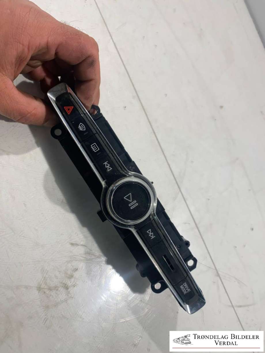 Bilstereo betjeningspanel til Volvo XC40, 2018-2024 (31456672)