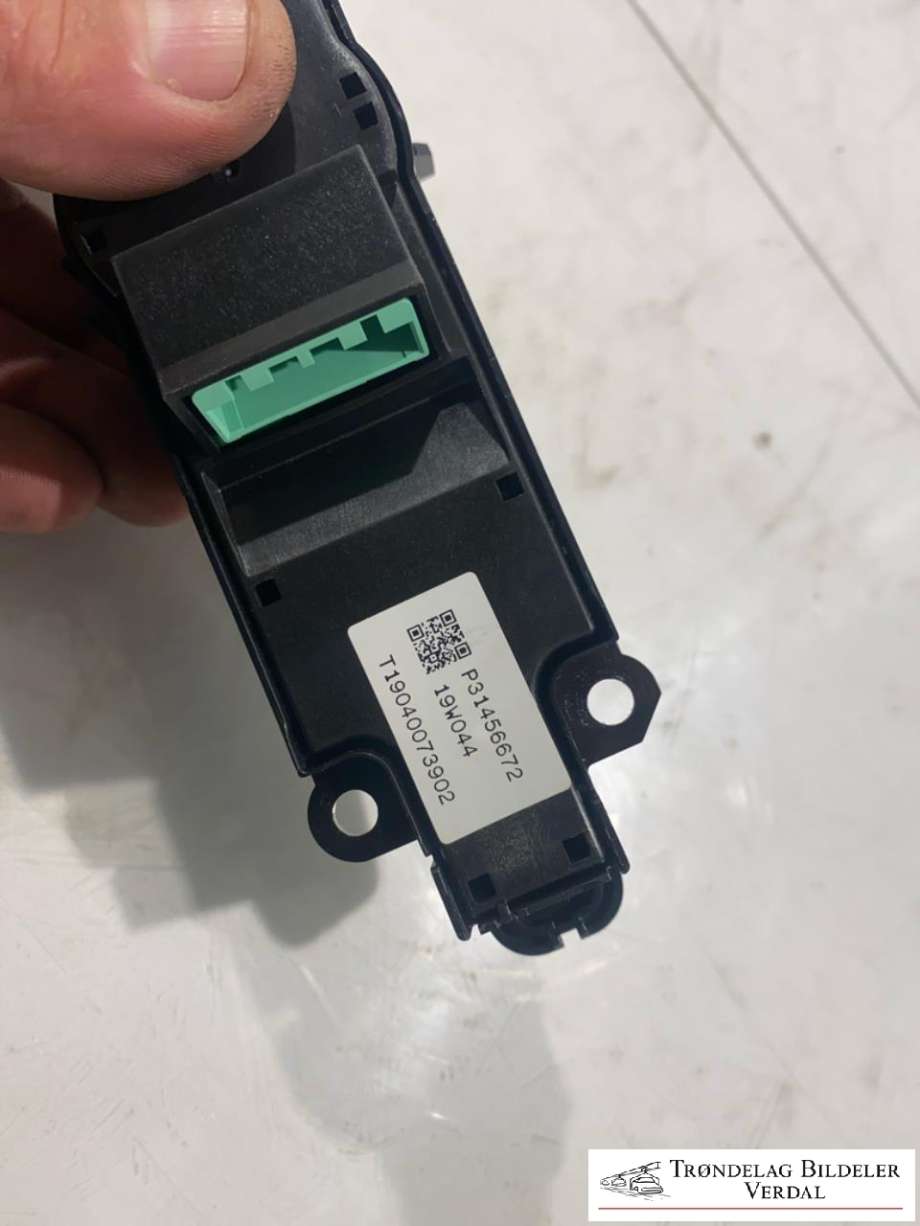 Bilstereo betjeningspanel til Volvo XC40 2018-2024  (31456672|)