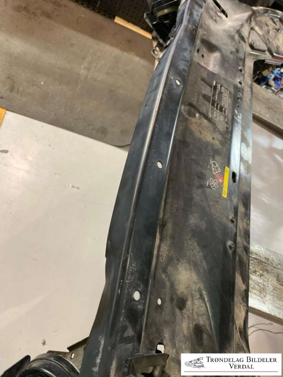 Frontplate til Volvo XC70 2008-2013 (Type II, Fase 1) (|P/N)