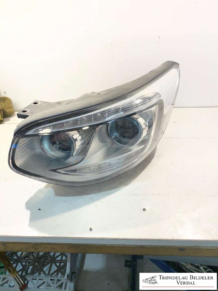 Frontlykt venstre halogen til Kia Soul, 2014-2019 (Type II) (92101E 40101D)