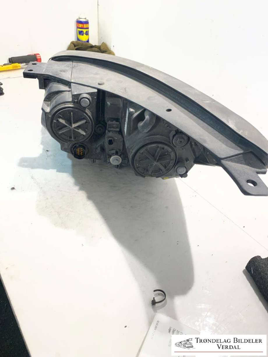 Frontlykt høyre halogen til Kia Soul 2014-2019 (Type II)  (92102E 40101D|)