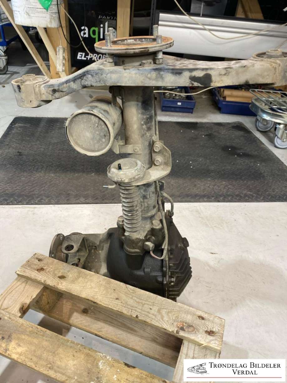 Kardang klokke foran til Mitsubishi Pajero 2007-2016 (Type IV, Fase 1)  