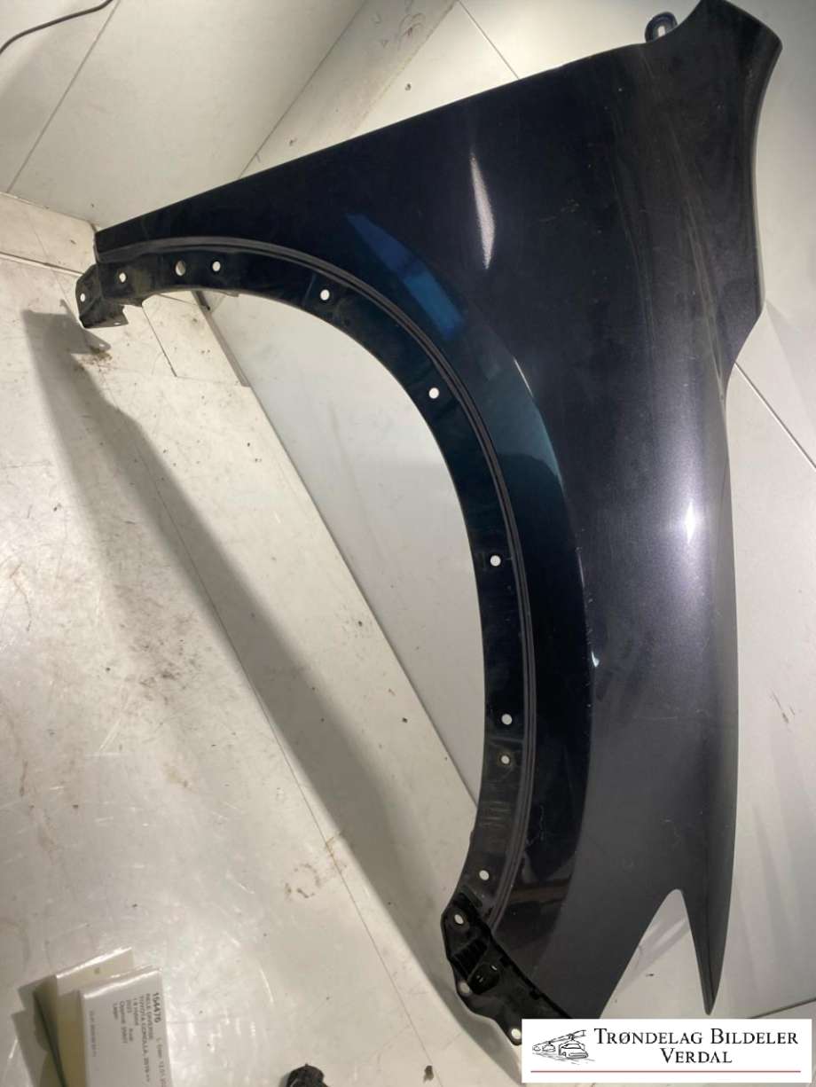 Skjerm høyre foran til Mazda CX-5, 2012-2017 (Type I)  (KB7W52111)
