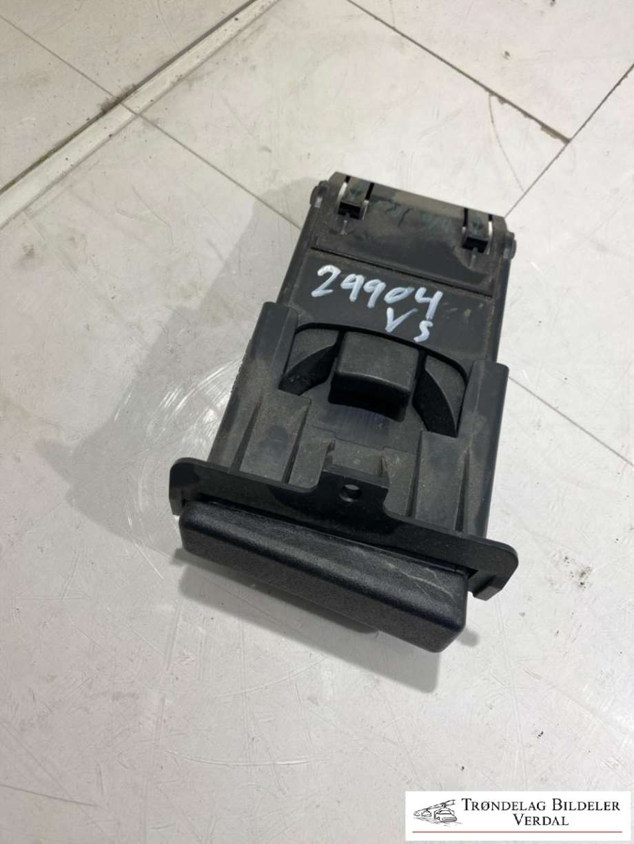Dashbord koppholder til Toyota Hilux, 2012-2016  (556250K010)