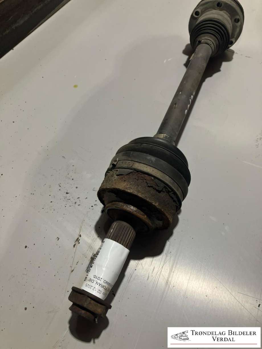 Drivaksel høyre foran, diesel/automat til Mercedes Vito/Viano 2010-2014 (Fase 2) (W639) (W639) (A 639 330 08 01|)