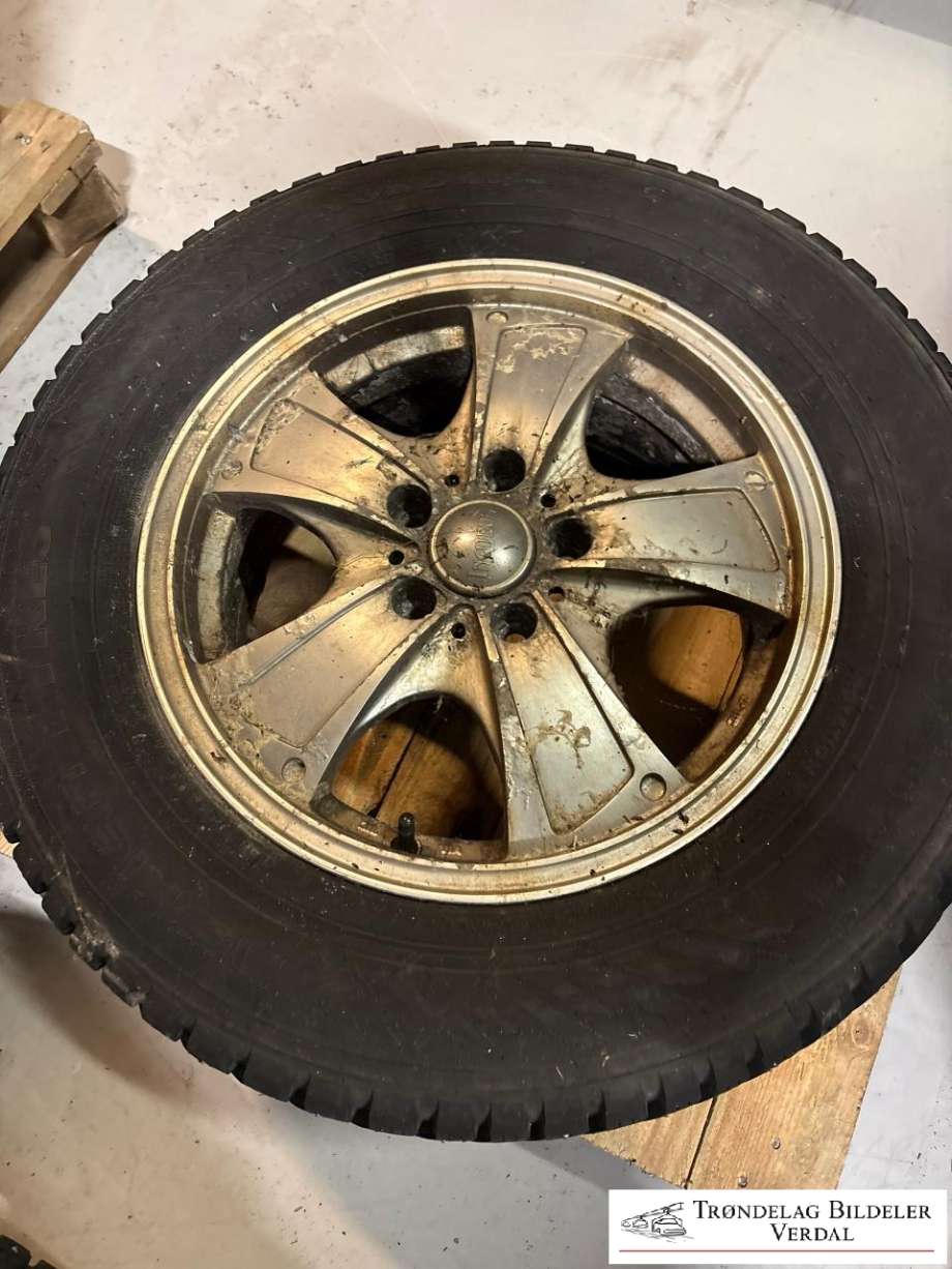 Hjulsett aluminium vinter til Mercedes Vito/Viano 2010-2014 (Fase 2) (W639) (W639) (MOKIAN HAKKA 8|215/65R16|DOT: 4121|DYBDE: 8MM)