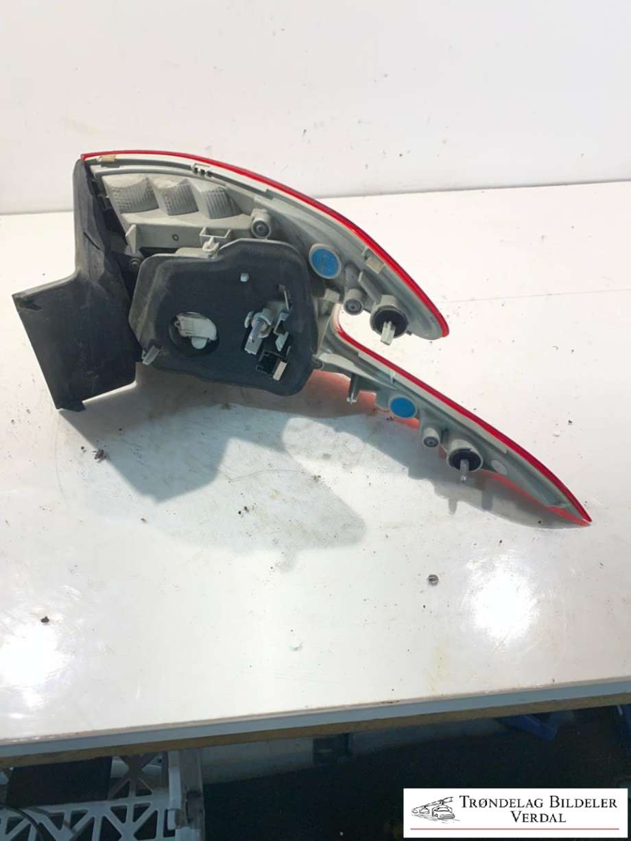 Baklykt venstre ytre til Peugeot 308 2013-2021 (Type II) (96 780 939 80|)