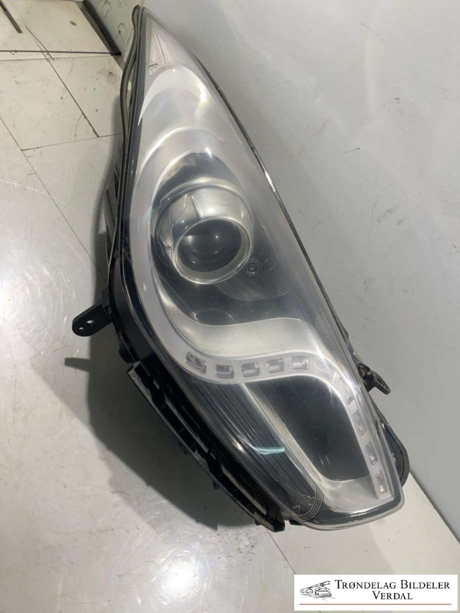 Frontlykt høyre xenon til Hyundai i40 2012-2017 (|P/N)