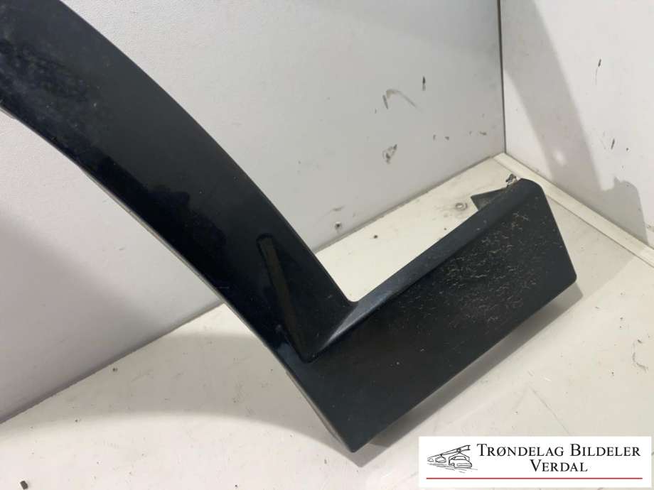 Hjulbuelist venstre foran til BMW X3 2010-2017 (F25) (F25) (8050455|)