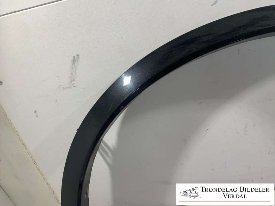 Hjulbuelist venstre foran til BMW X3 2010-2017 (F25) (F25) (8050455|)