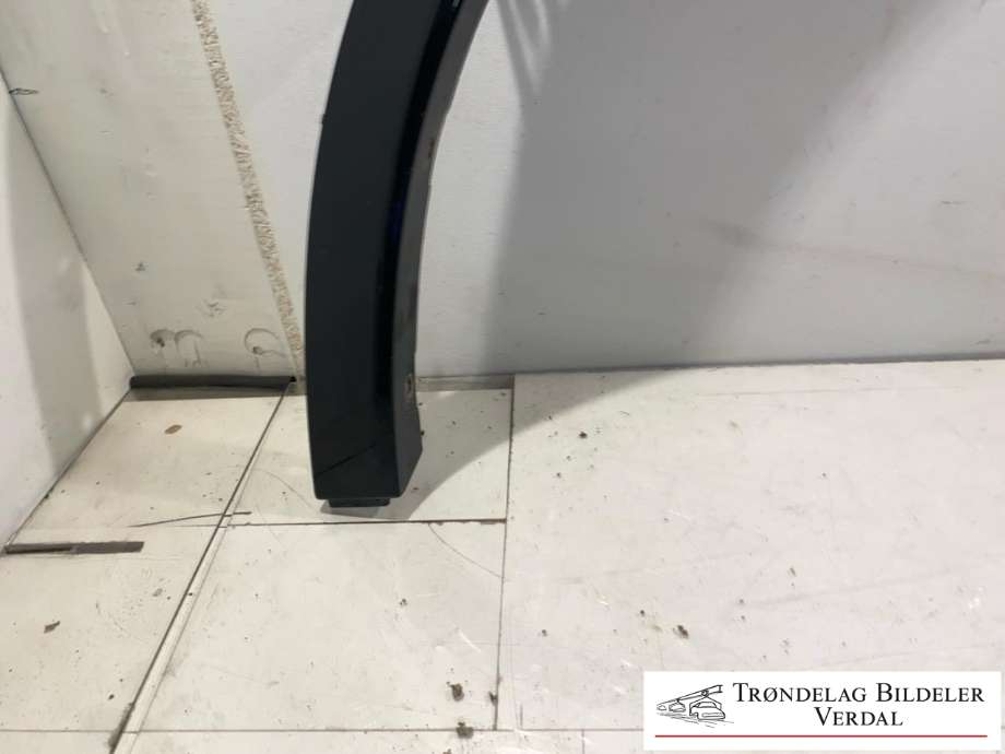 Hjulbuelist venstre foran til BMW X3 2010-2017 (F25) (F25) (8050455|)