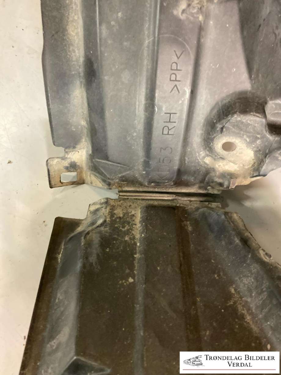 Skjerm locari høyre foran til Mazda CX-5 2012-2017 (Type I)  (K7016|)