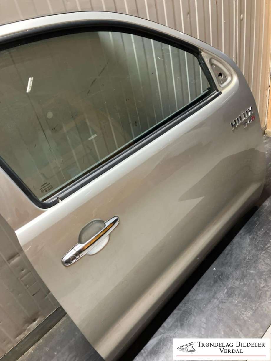 Dør høyre 2dørs til Toyota Hilux 2006-2011  (670010K020|)