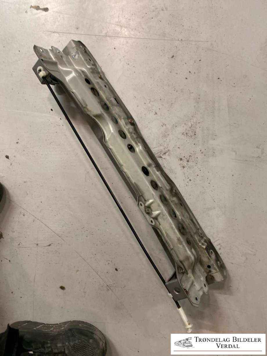 Frontplate øvre til Suzuki Vitara 2015-->> (Type IV) (|P/N)