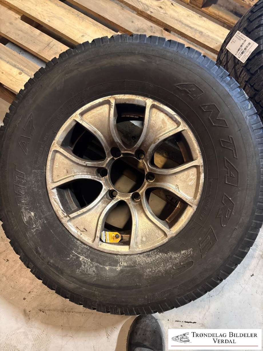 Hjulsett aluminium sommer til Toyota Hilux 2006-2011  (ANTARES|31X10|5R15|DOTT: 4722|DYBDE: 7 MM)