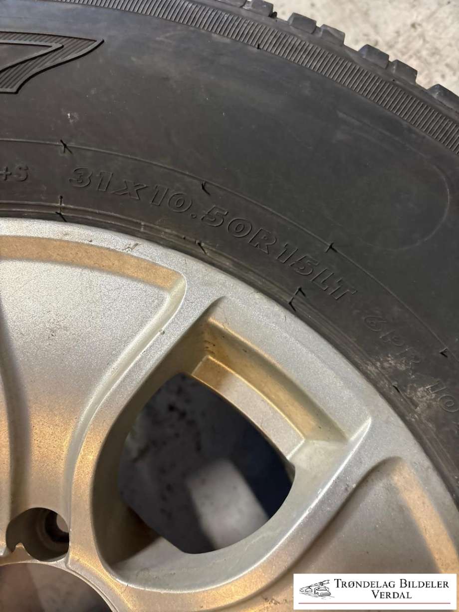 Hjulsett aluminium sommer til Toyota Hilux 2006-2011  (ANTARES|31X10|5R15|DOTT: 4722|DYBDE: 7 MM)