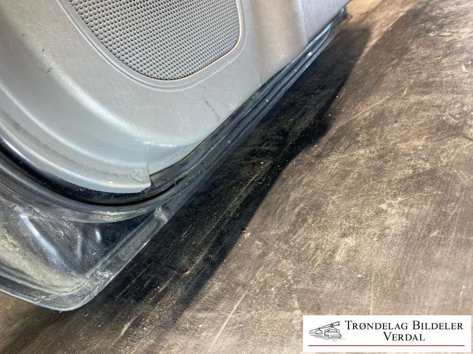 Dør høyre foran til Toyota Hilux 2006-2011  