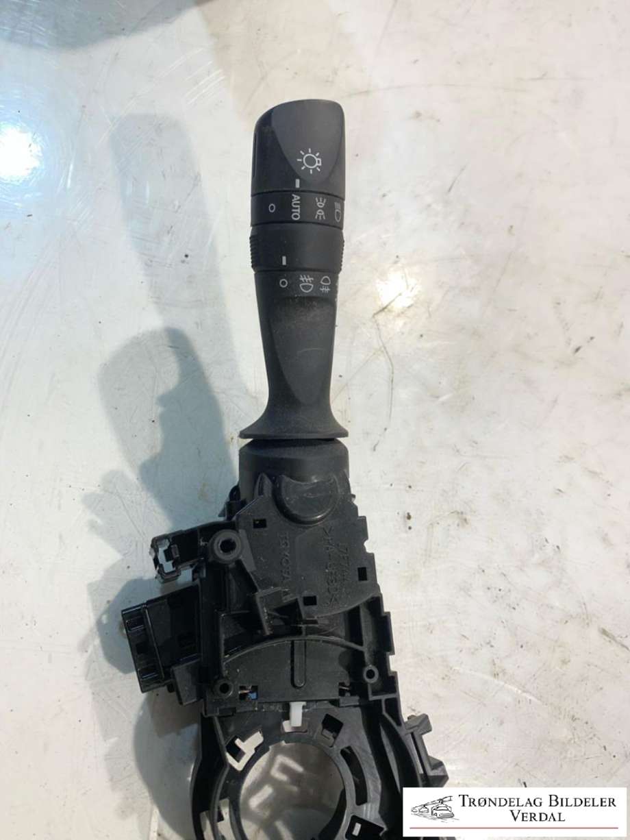 Bryter combi til Toyota RAV4 2016-2019 (Type IV, Fase 2)  (3325017F744|)