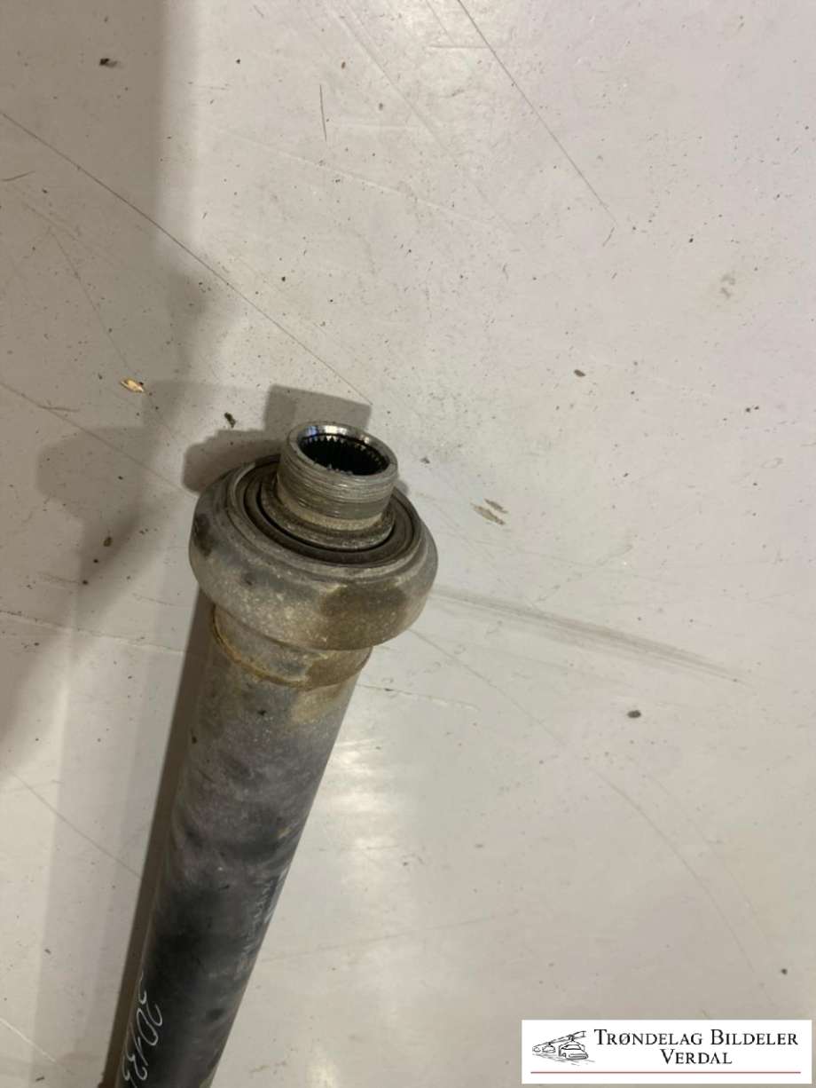 Mellomaksel til BMW X3 2010-2017 (F25) (F25) (761279103|)