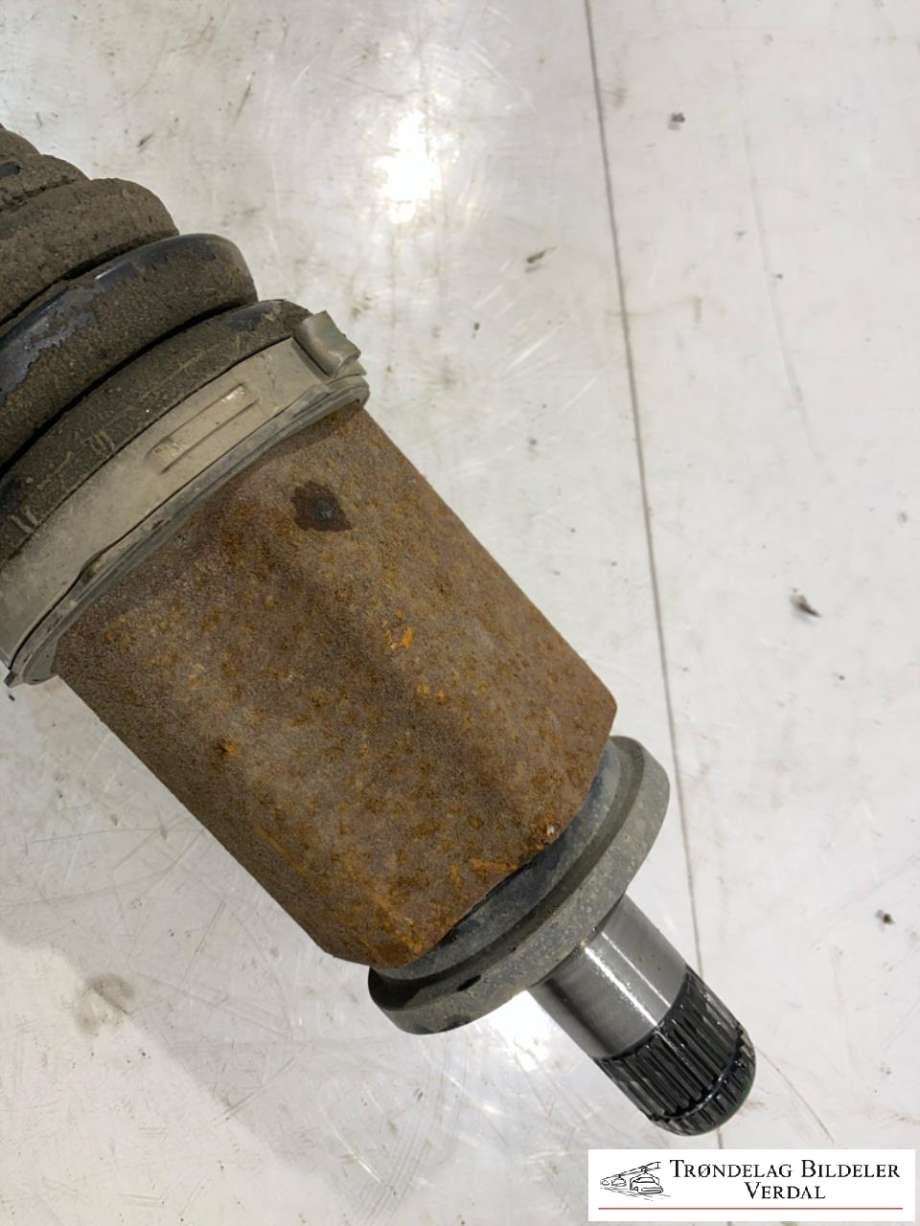 Drivaksel venstre foran, diesel/automat til BMW X1 2009-2015 (E84) (E84) (7591681AI02|)