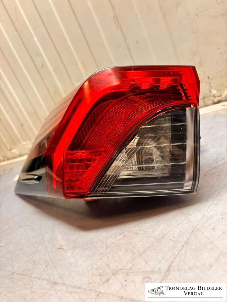 Baklykt høyre ytre til Toyota RAV4 2019-->> (Type V) (8155142230|)