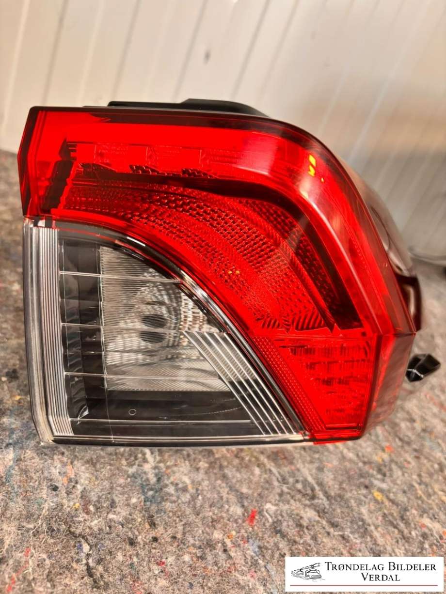 Baklykt venstre ytre til Toyota RAV4 2019-->> (Type V) (8149842010|)