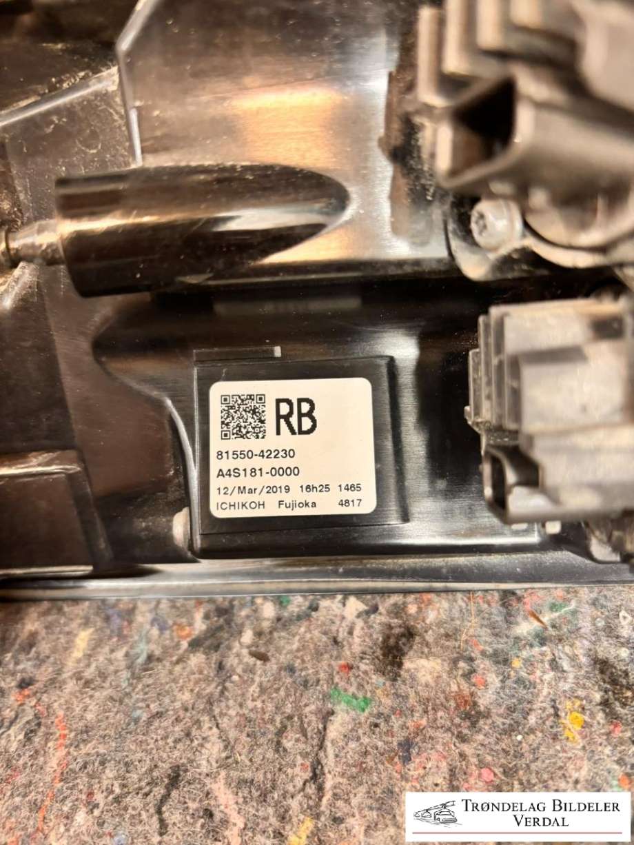 Baklykt venstre ytre til Toyota RAV4 2019-->> (Type V) (8149842010|)