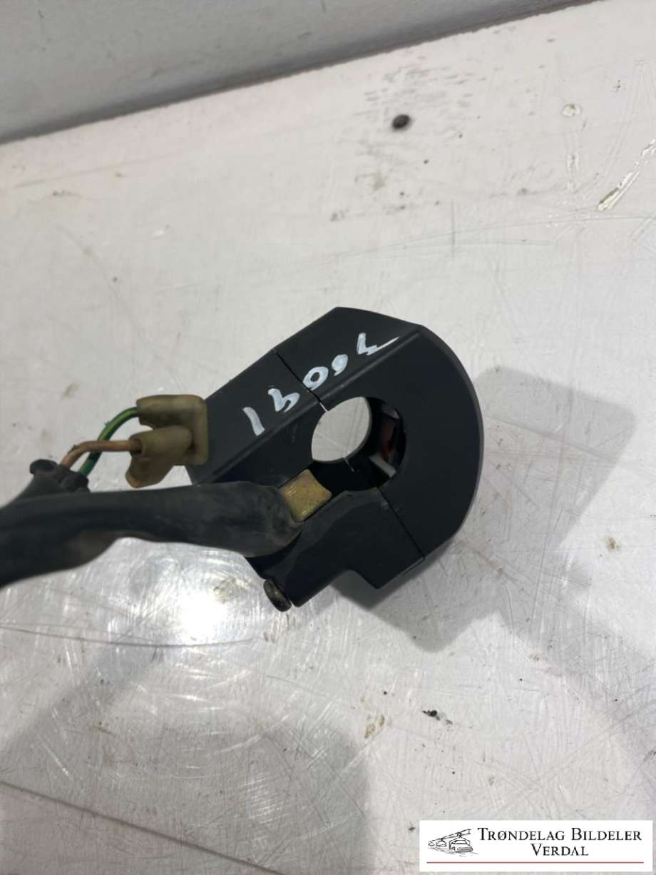 MC, Bryter combi, høyre til MC Yamaha YZF-R6 1999-2002  (|P/N)