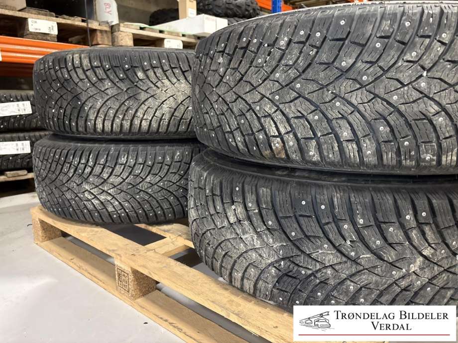 Hjulsett aluminium vinter til Toyota Land Cruiser 120 2002-2009 (TRIANGLE PIGG|265/65R17|DOT: 2624|DYBDE: 7|5MM)
