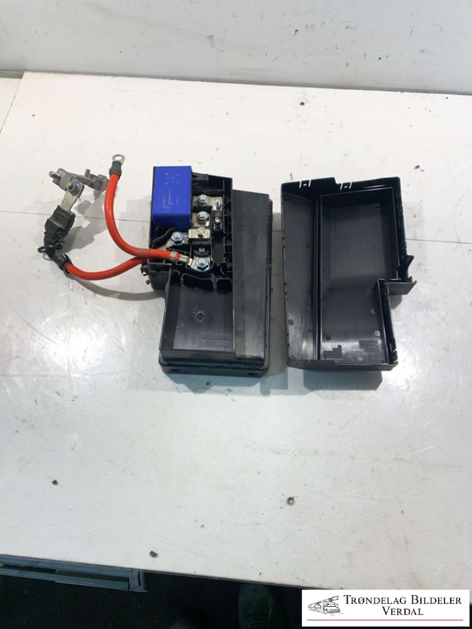 Styreenhet batteri til Volvo V40 2012-2019 (31346998-1|)