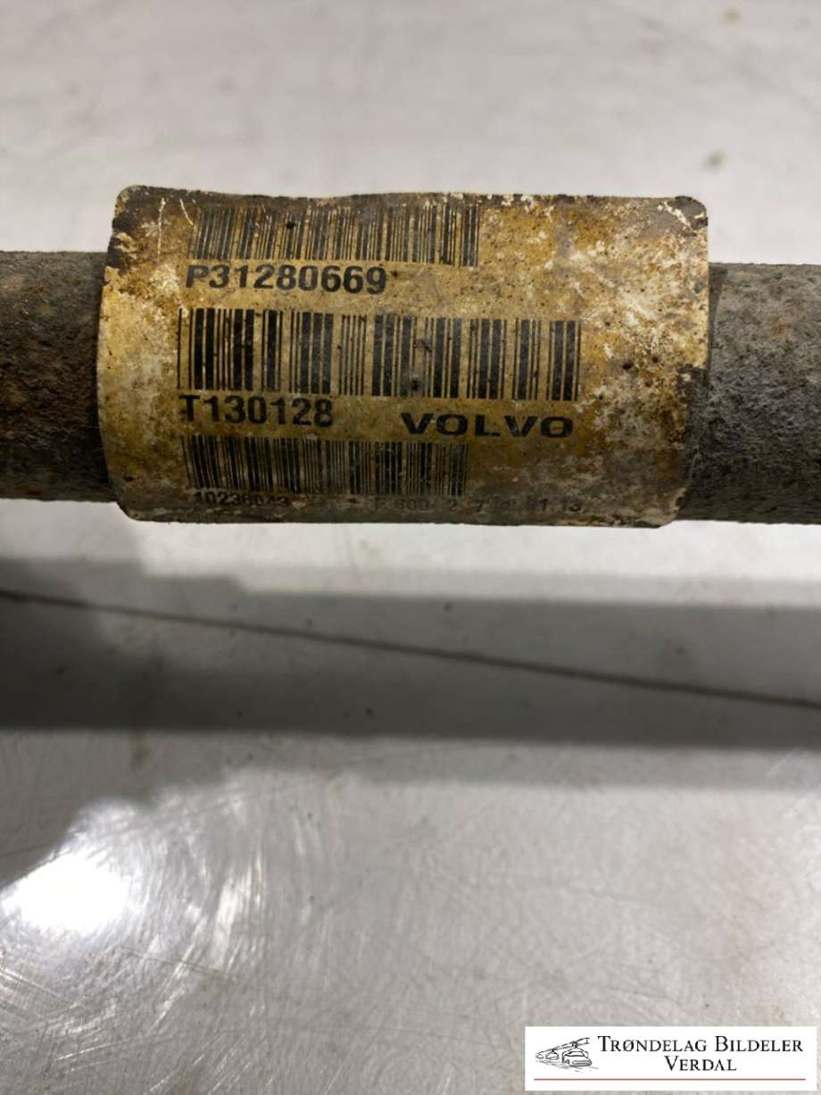 Drivaksel venstre foran, diesel/manuell til Volvo V40 2012-2019  (P31280669|)