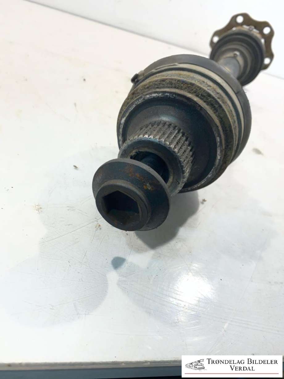 Drivaksel foran til Audi A5 2007-2016 (Type I) (8K04072711|)