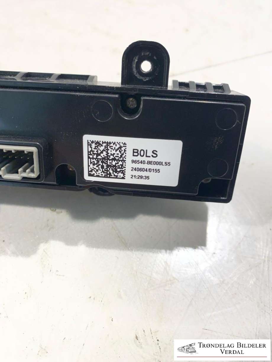 Bilstereo betjeningspanel til Hyundai Kona 2024-->> (Type II)  (96540-BE000LS5|)
