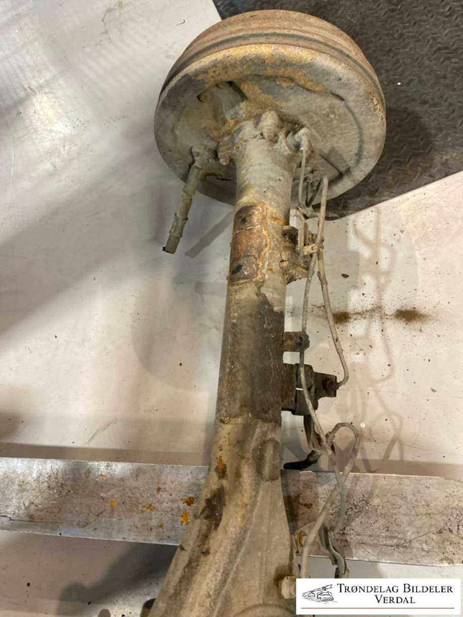 Bakaksel til Toyota Hilux 2012-2016  (411100K500|)