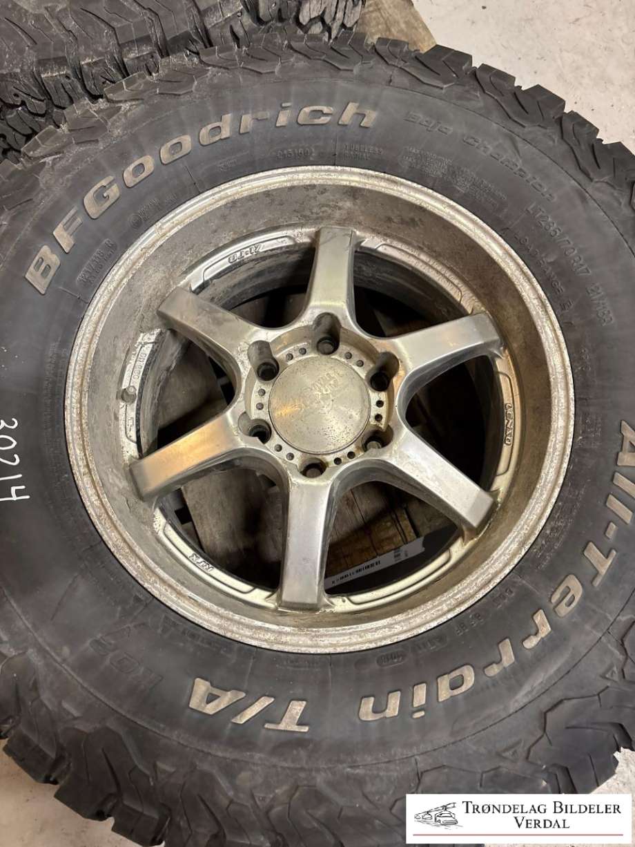 Hjulsett aluminium vinter til Toyota Hilux 2012-2016 (BF ALLT|285/70R17|DOT: 1018|DYBDE: 7MM)