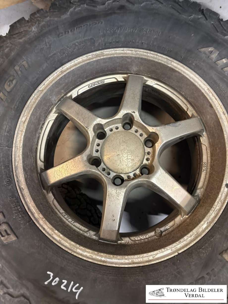 Hjulsett aluminium vinter til Toyota Hilux 2012-2016 (BF ALLT|285/70R17|DOT: 1018|DYBDE: 7MM)