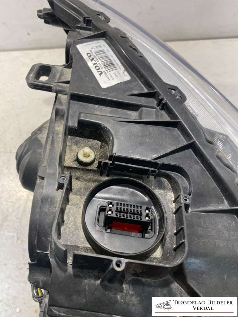 Frontlykt venstre xenon til Volvo V60/V60 CC 2013-2018 (Type I, Fase 2)  (31698824|)