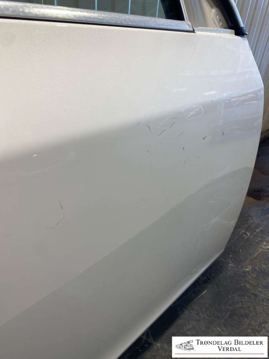 Dør høyre foran til Volvo V60/V60 CC 2013-2018 (Type I, Fase 2) (32228971|)