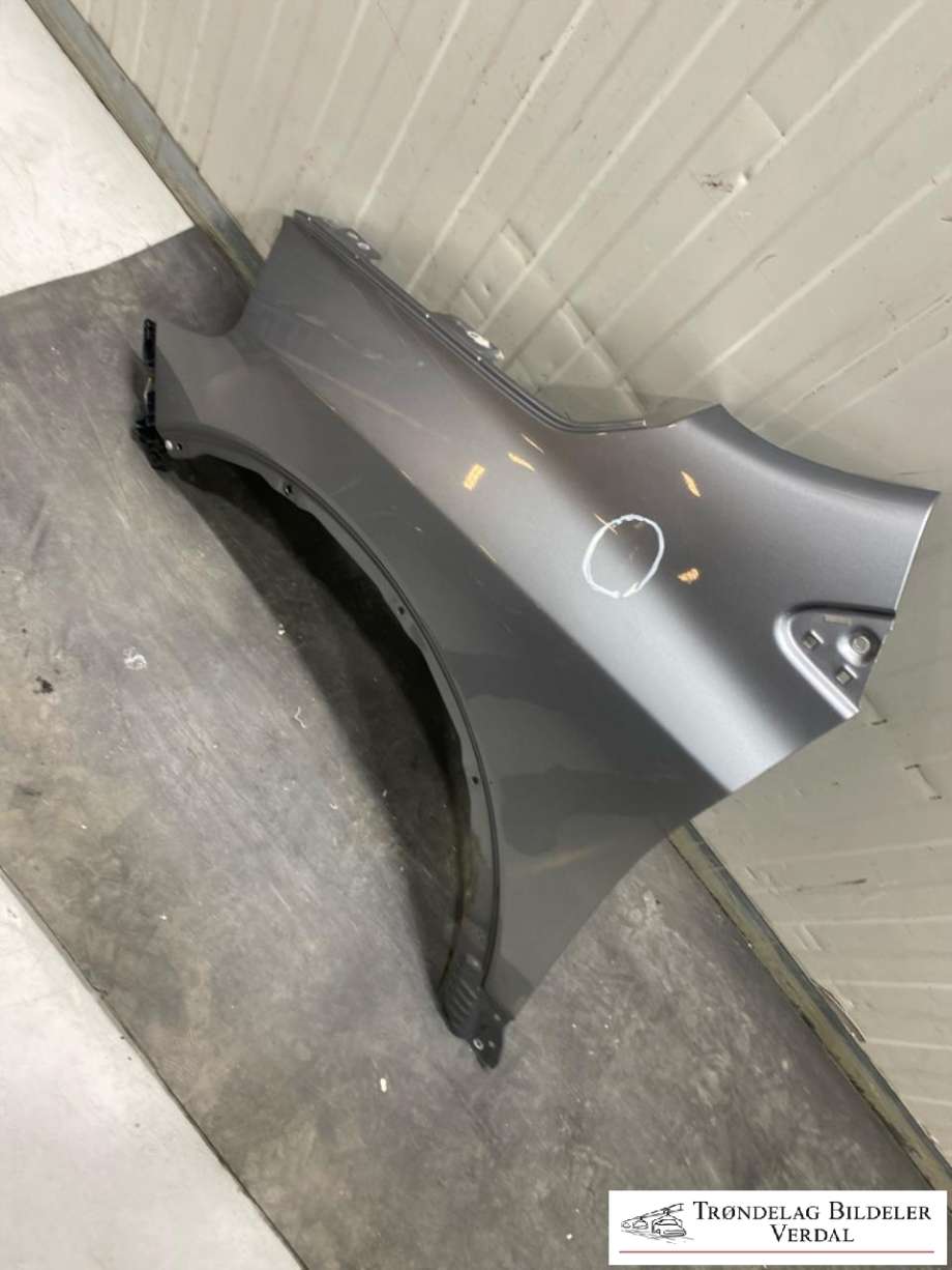 Skjerm venstre foran til Suzuki SX4 S-CROSS, 2013-->> (Type II)  (59281-61M00-000)