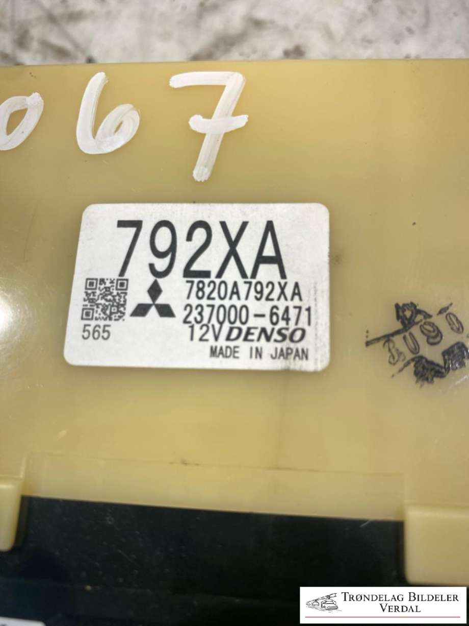 Varmeapparat betjening til Mitsubishi Pajero 2016-2019 (Type IV, Fase 2)  