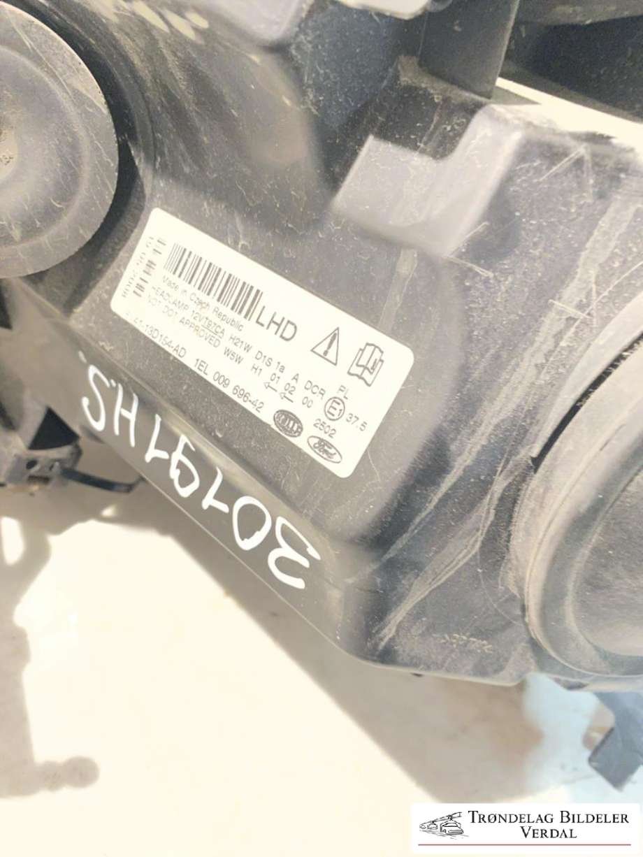 Frontlykt høyre xenon til Ford Kuga 2008-2012 (Type I) (8V4113D154AD|)