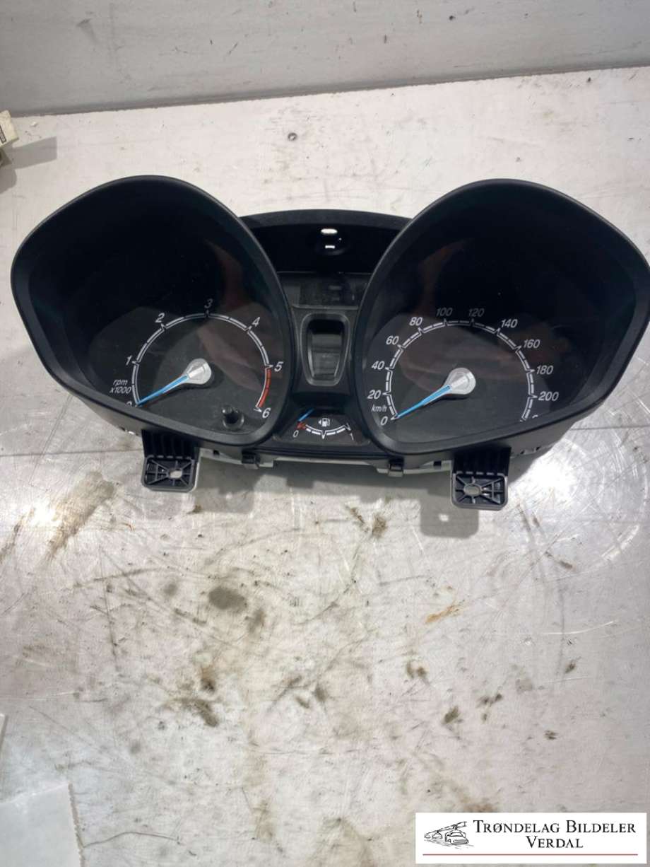 Instrumentpanel til Ford Transit Courier, 2018-2023 (Type I, Fase 2)  