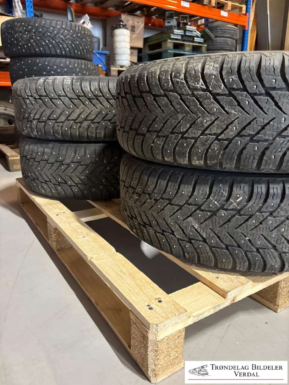 Hjulsett aluminium vinter til Hyundai Ix35 2010-2015  (NOKIAN HAKKA 10|215/60R17|DOT: 0923|DYBDE: 7MM OG 2 6MM)