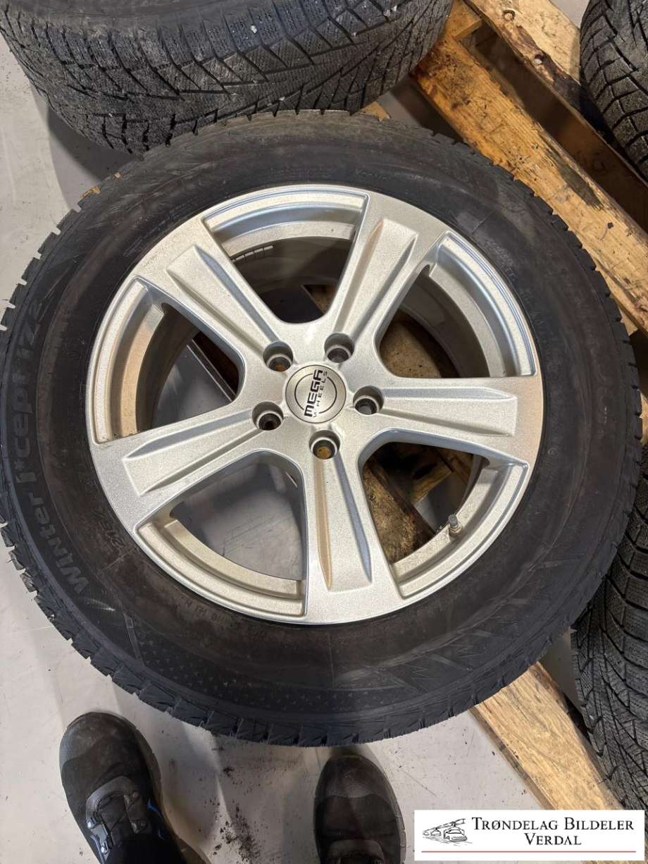 Hjulsett aluminium vinter til Mitsubishi Outlander 2012-2015 (Type III, Fase 1) (HANKOOK PIGGFRITT|215/65R17|DOT: 2022|DYBDE: 7|5 MM)