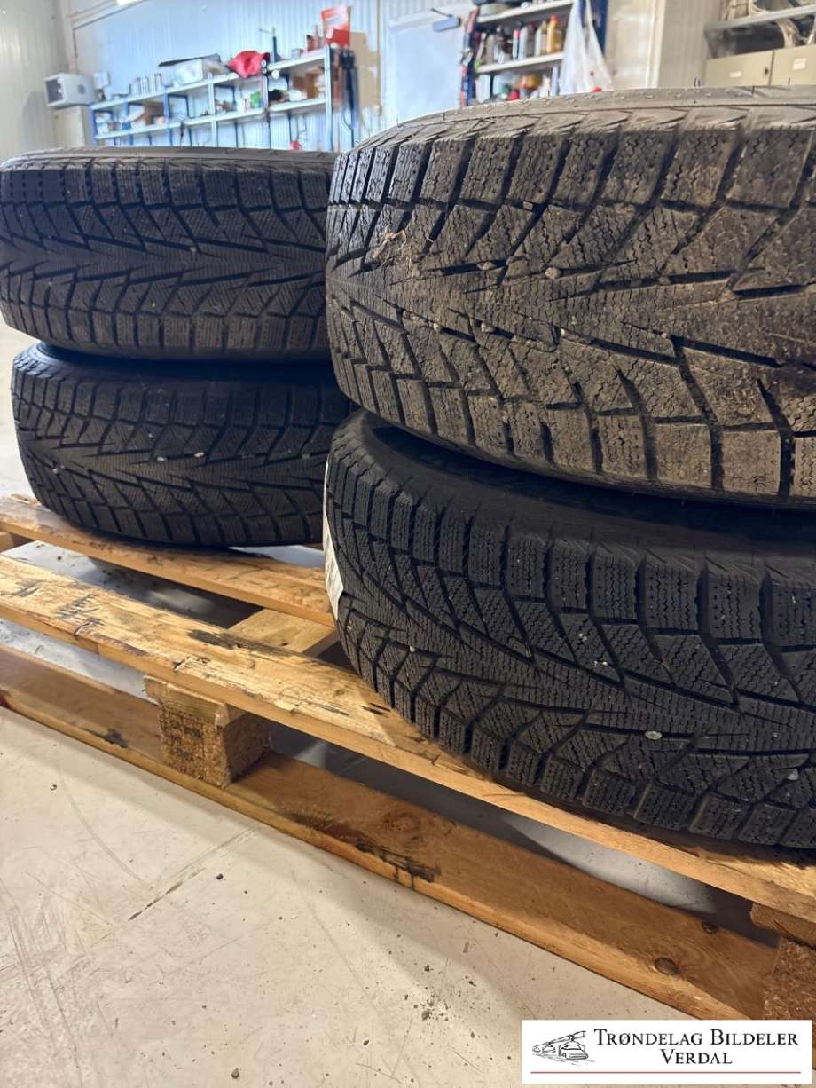 Hjulsett aluminium vinter til Mitsubishi Outlander 2012-2015 (Type III, Fase 1) (HANKOOK PIGGFRITT|215/65R17|DOT: 2022|DYBDE: 7|5 MM)