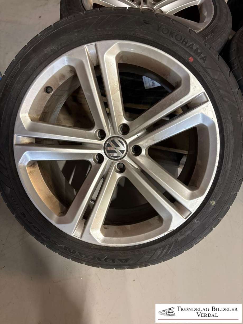 Hjulsett aluminium sommer til VW Tiguan 2011-2016 (Type I, Fase 2)  (YOKOHAMA|245/45R19|DOT: 4823|DYBDE: 7MM)