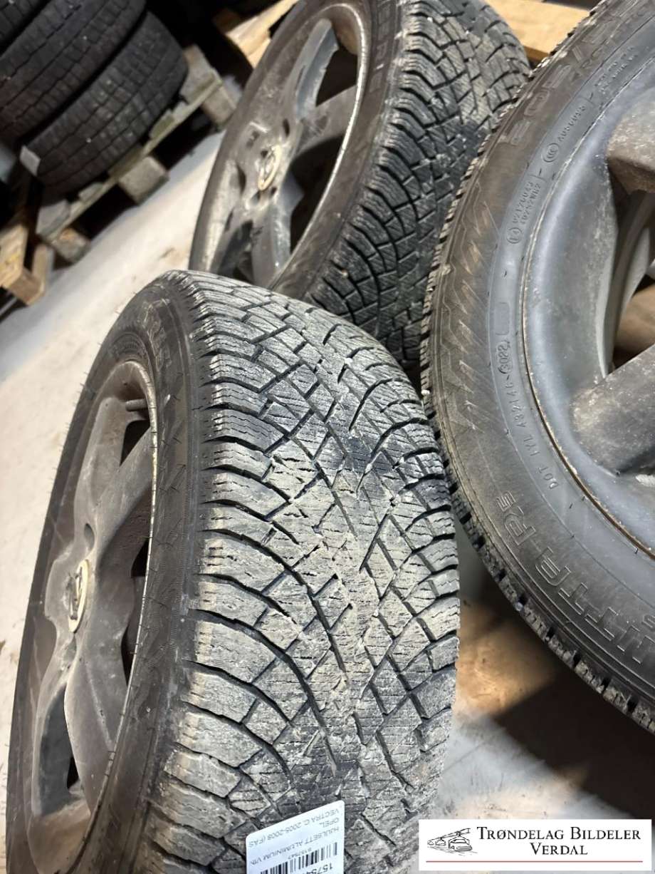 Hjulsett aluminium vinter til Opel Vectra C 2005-2008 (Type II) (NOKIAN NORDMAN R5|205/55R16|DOTT:3022|DYBDE: 7MM)