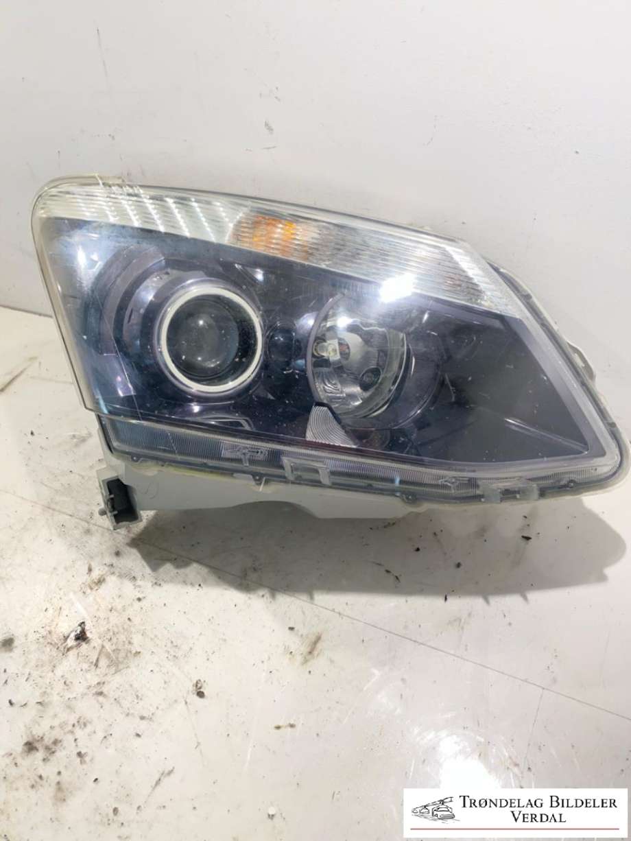 Frontlykt høyre halogen til Isuzu D-Max, 2012-2017 (Type II, Fase 1)  