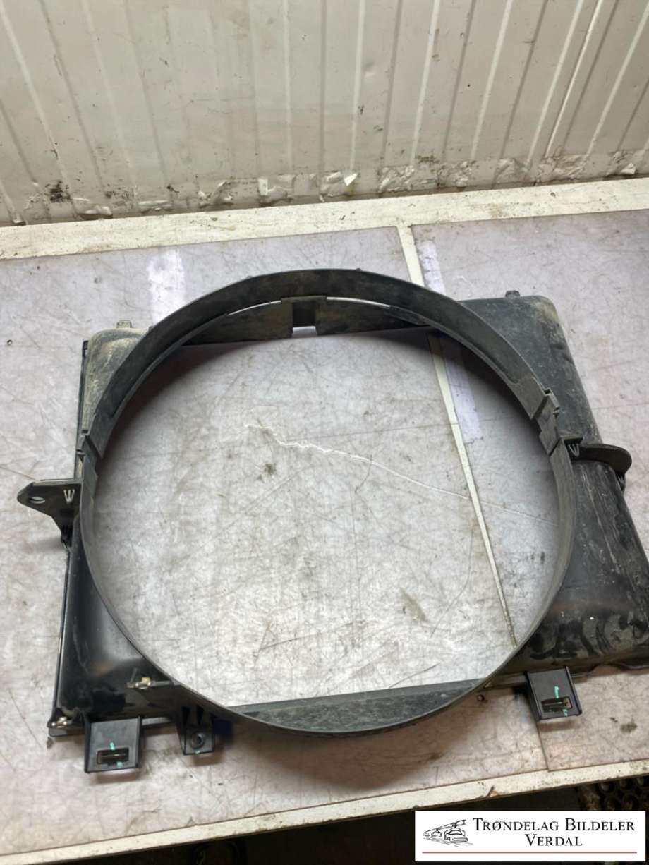Radiator kappe til Isuzu D-Max, 2012-2017 (Type II, Fase 1)  